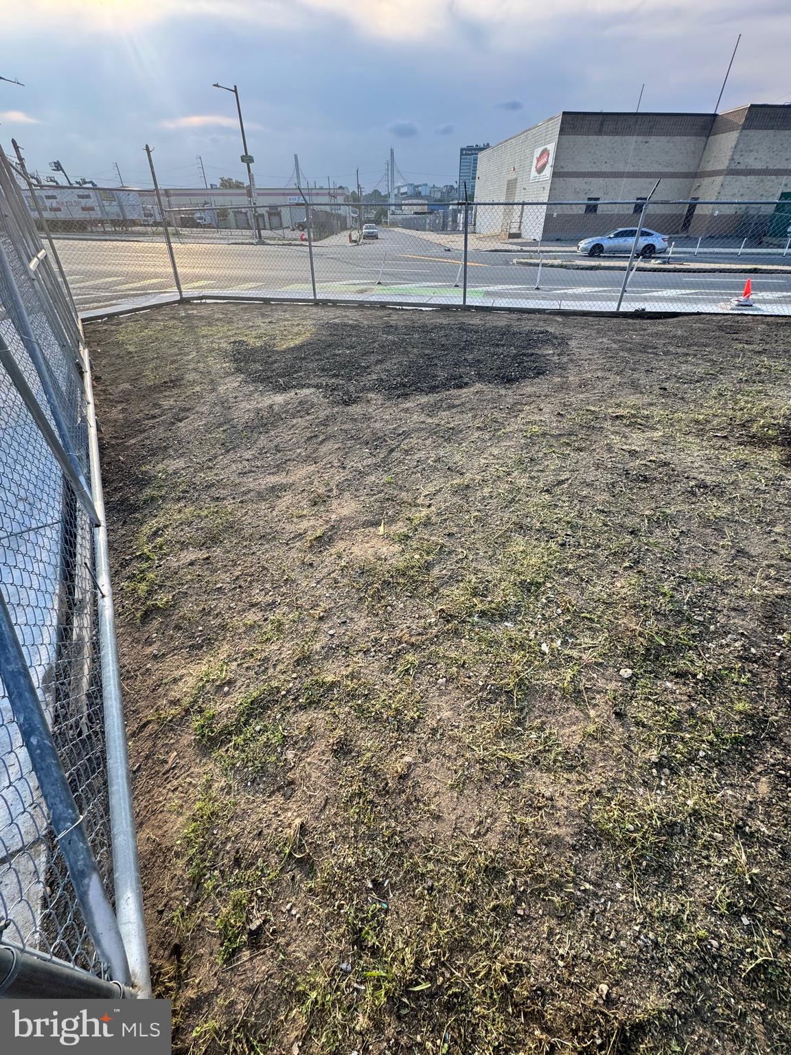 GRAYS FERRY - Commercial Lease