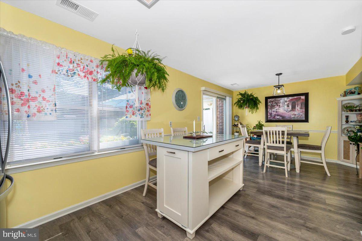 TOWNE OAK VILLAGE - Residential