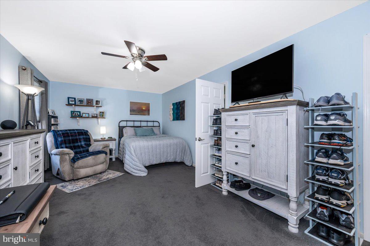 TOWNE OAK VILLAGE - Residential