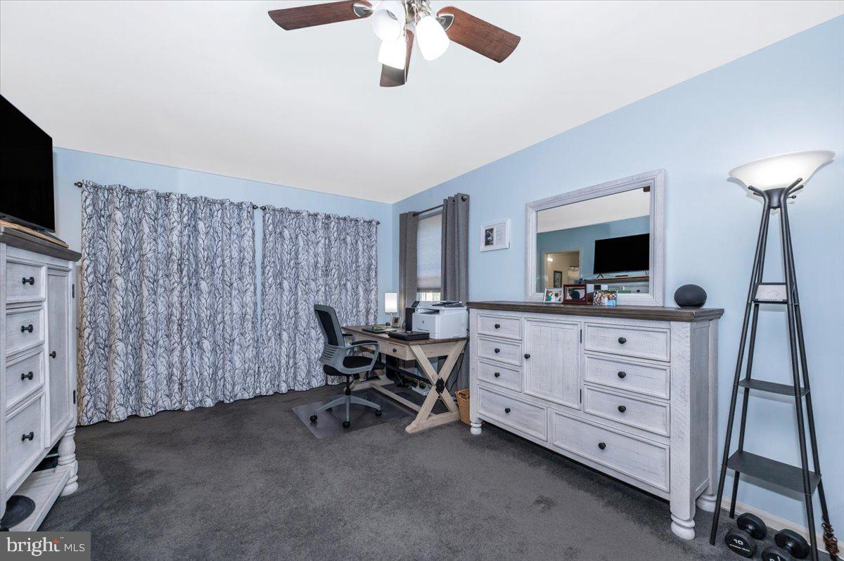 TOWNE OAK VILLAGE - Residential