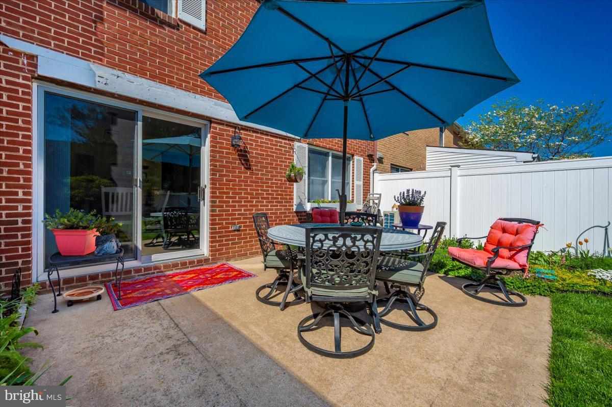 TOWNE OAK VILLAGE - Residential