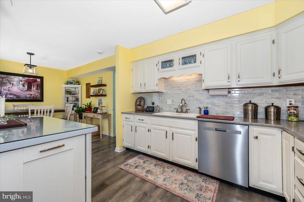 TOWNE OAK VILLAGE - Residential