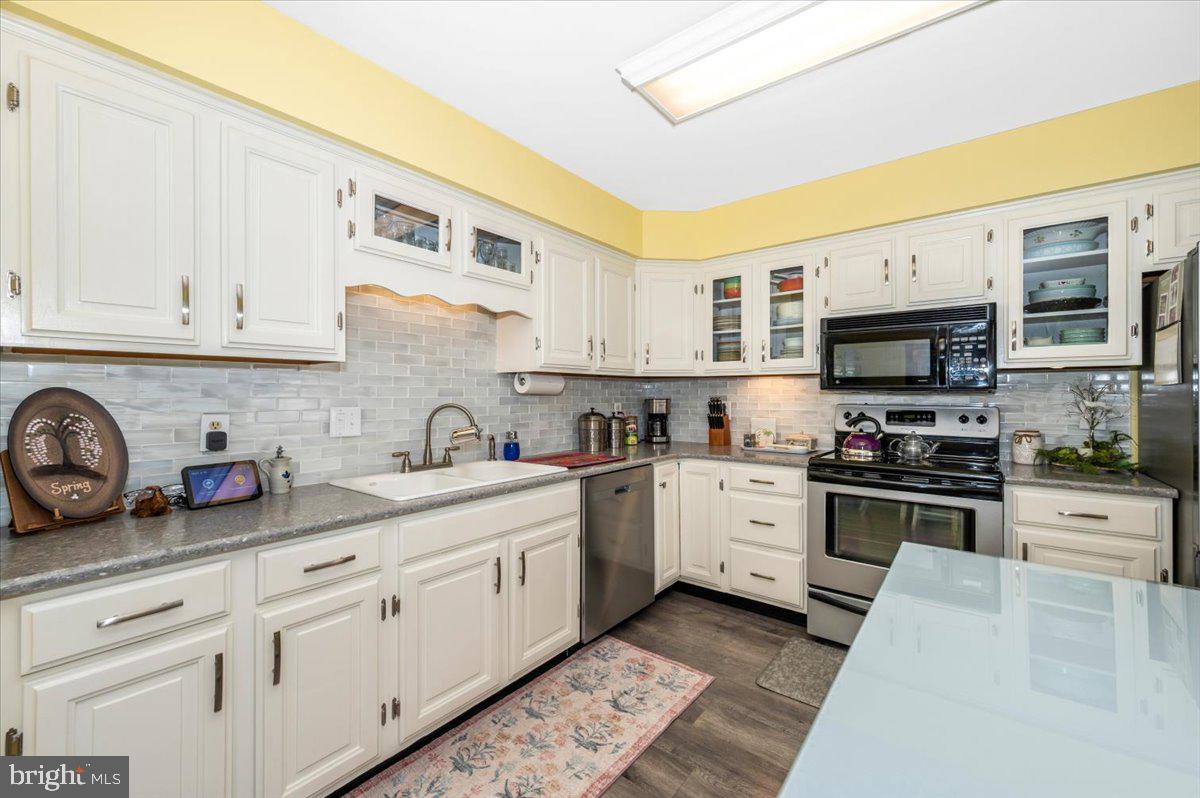 TOWNE OAK VILLAGE - Residential