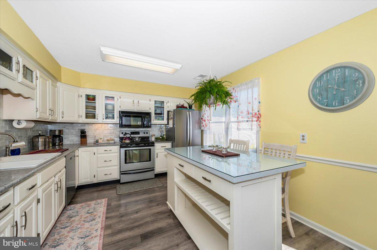 TOWNE OAK VILLAGE - Residential