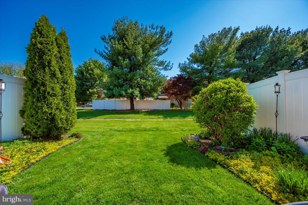 TOWNE OAK VILLAGE - Residential