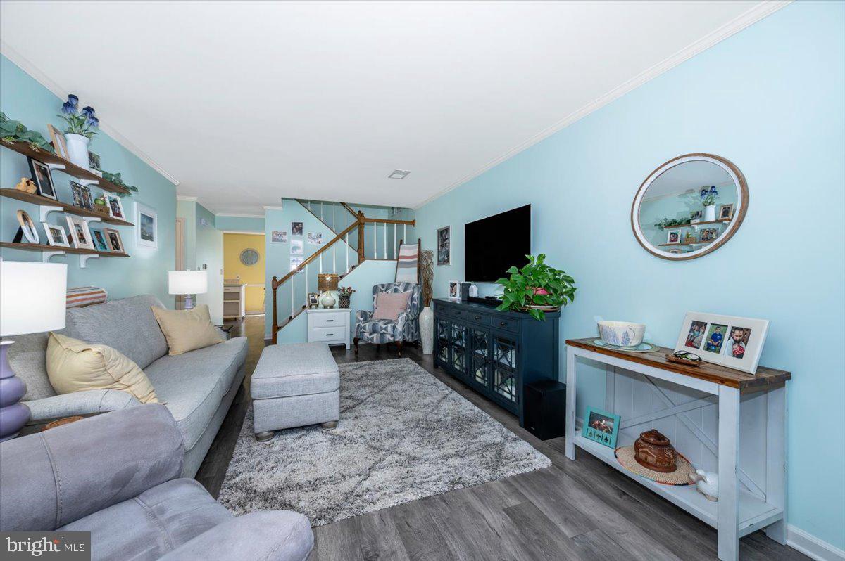 TOWNE OAK VILLAGE - Residential