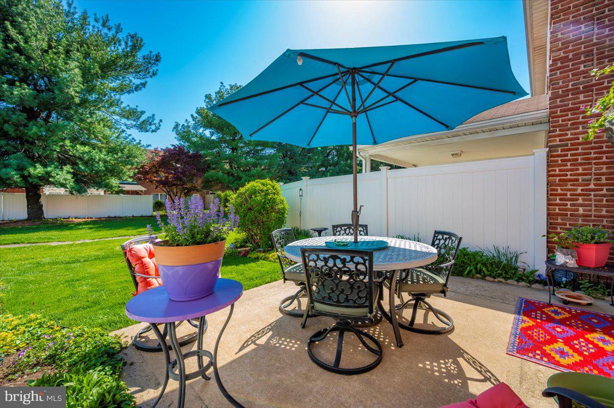 TOWNE OAK VILLAGE - Residential