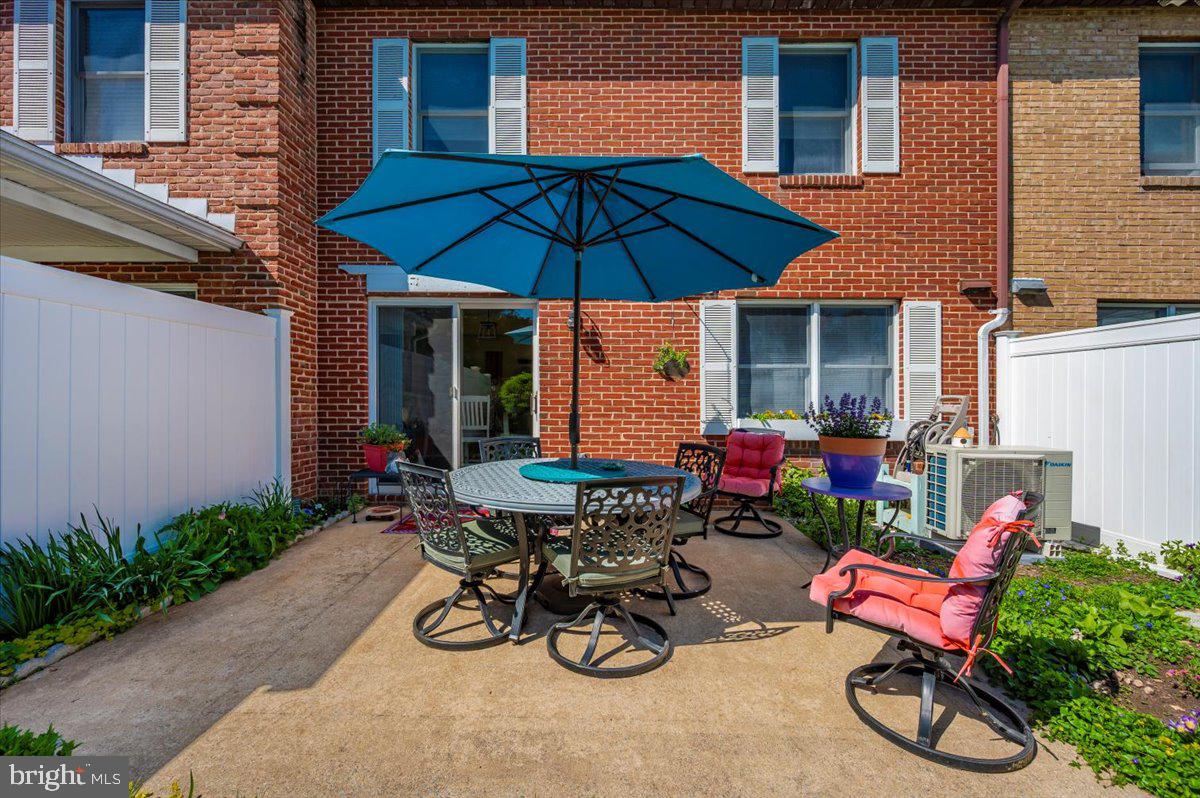 TOWNE OAK VILLAGE - Residential