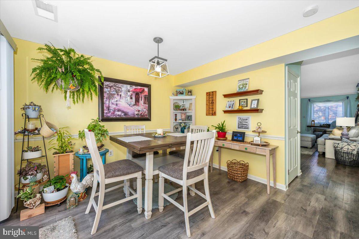 TOWNE OAK VILLAGE - Residential