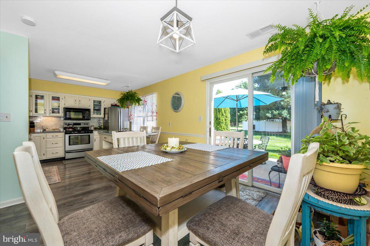 TOWNE OAK VILLAGE - Residential