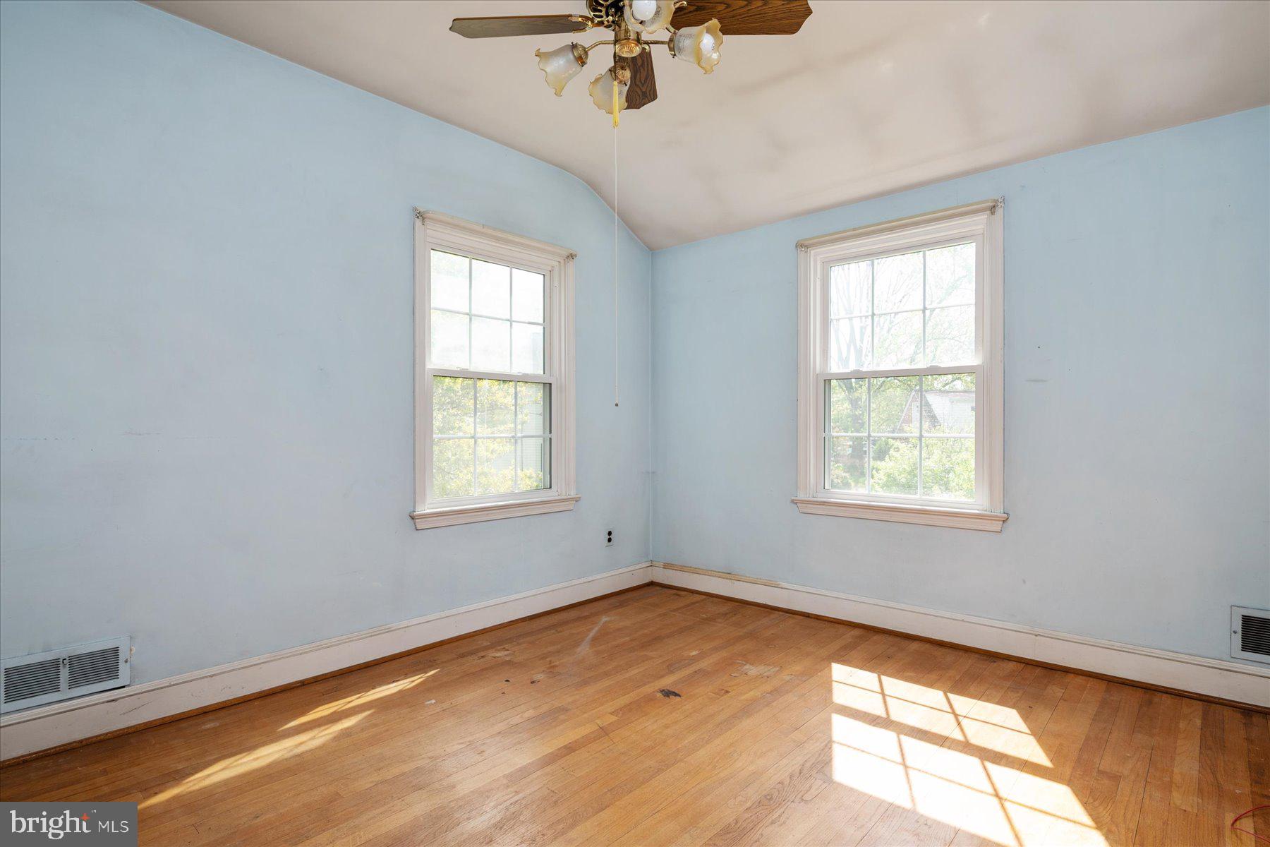 OLDE SEVERNA PARK - Residential