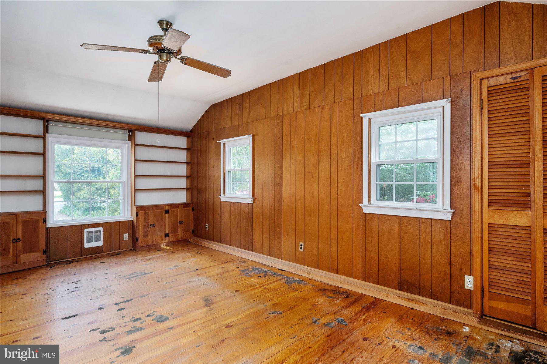 OLDE SEVERNA PARK - Residential