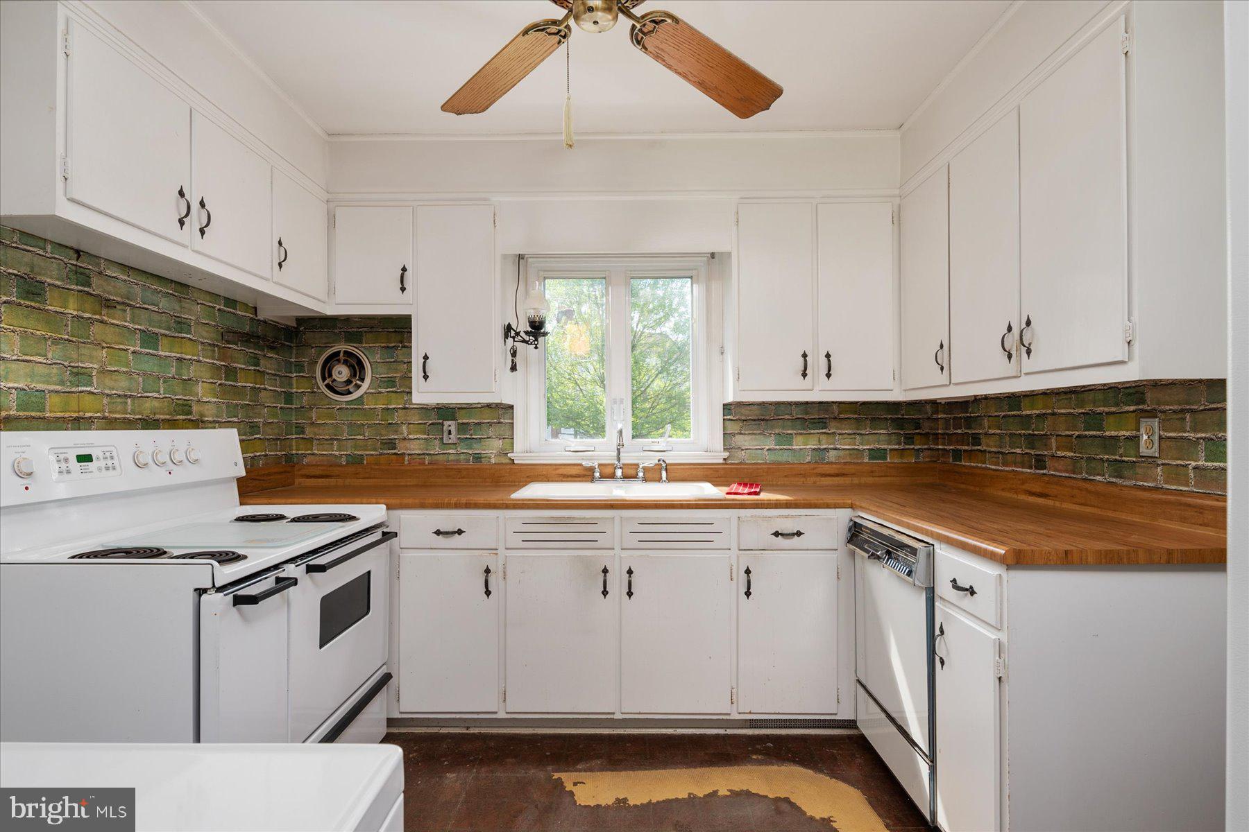 OLDE SEVERNA PARK - Residential