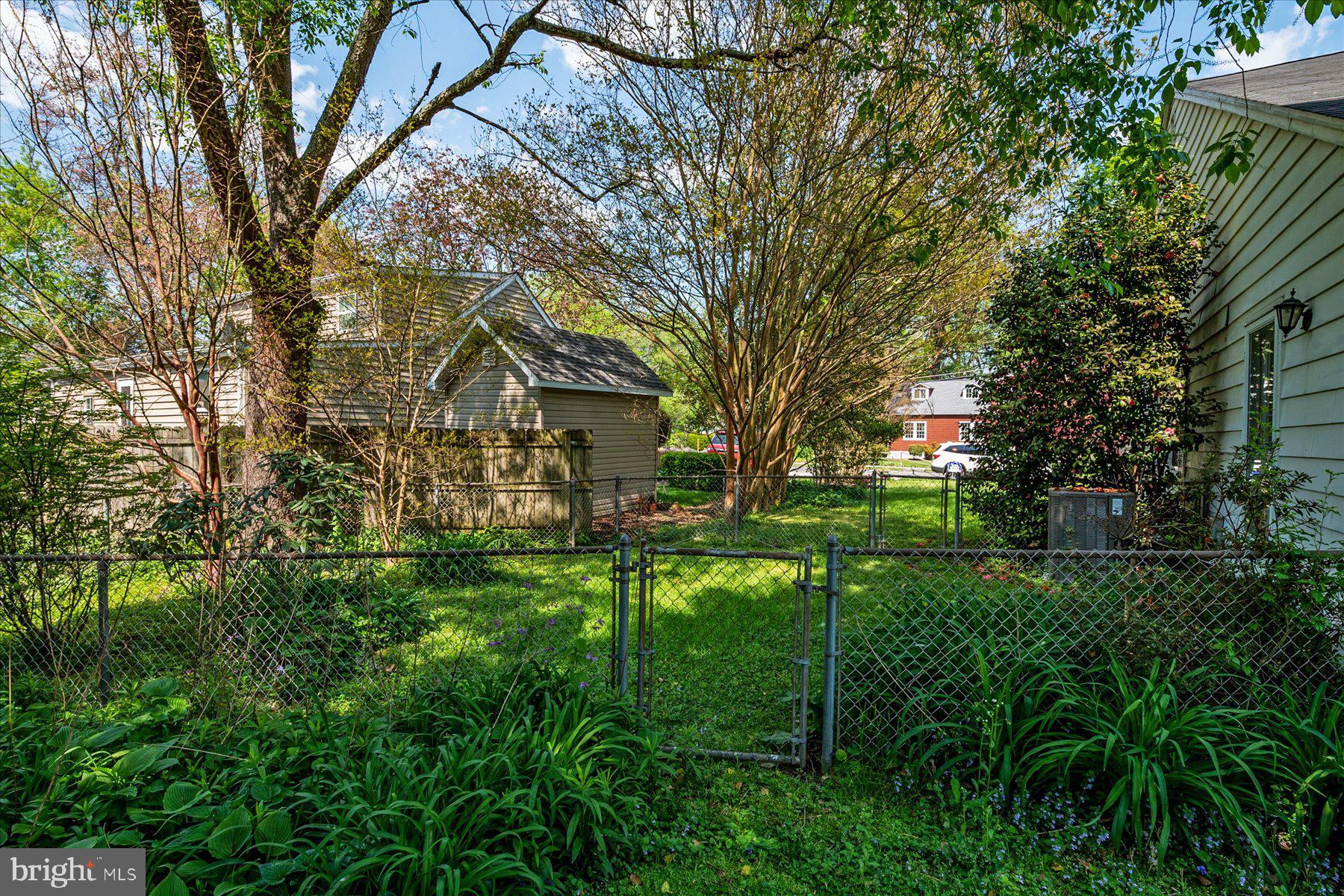 OLDE SEVERNA PARK - Residential