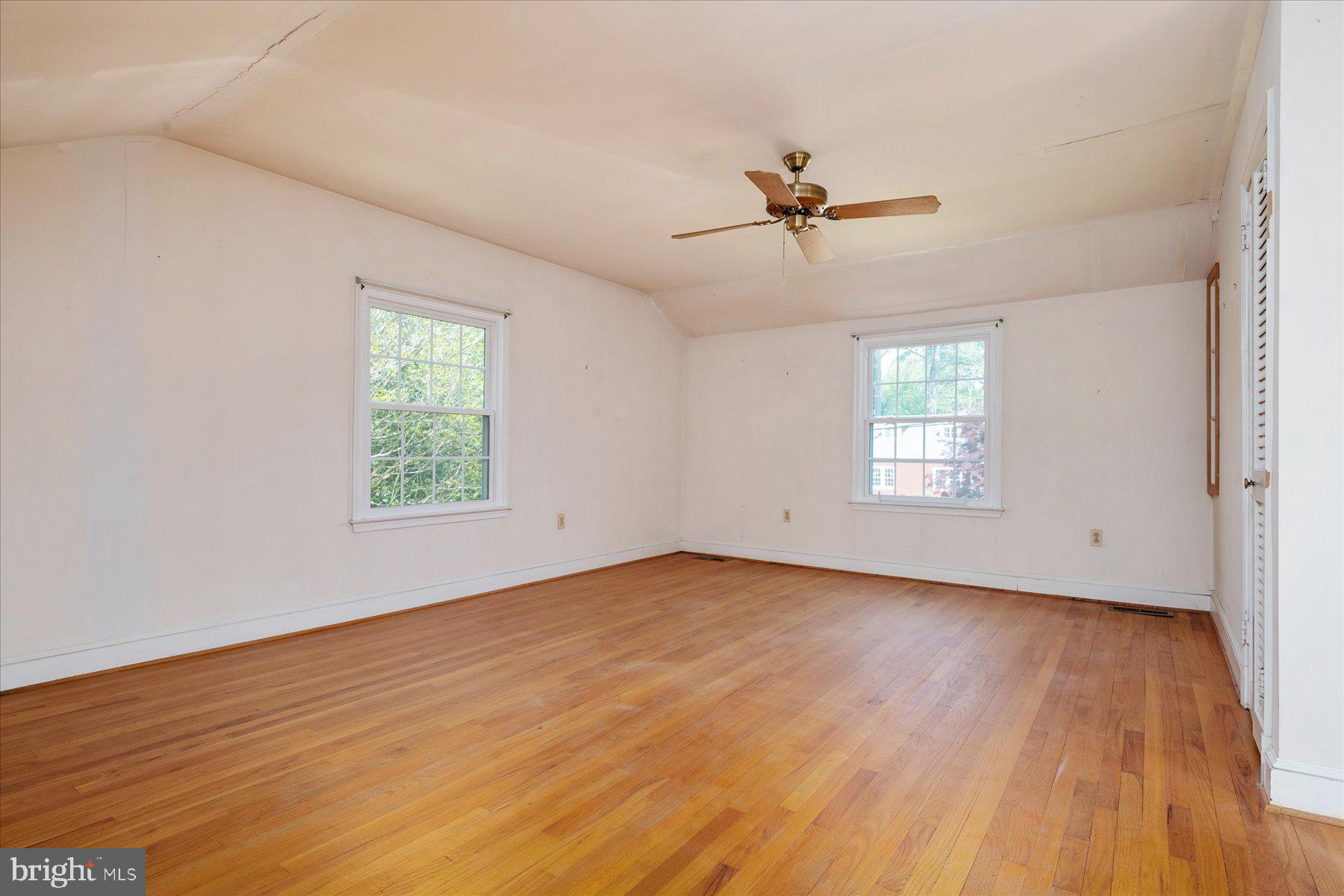 OLDE SEVERNA PARK - Residential