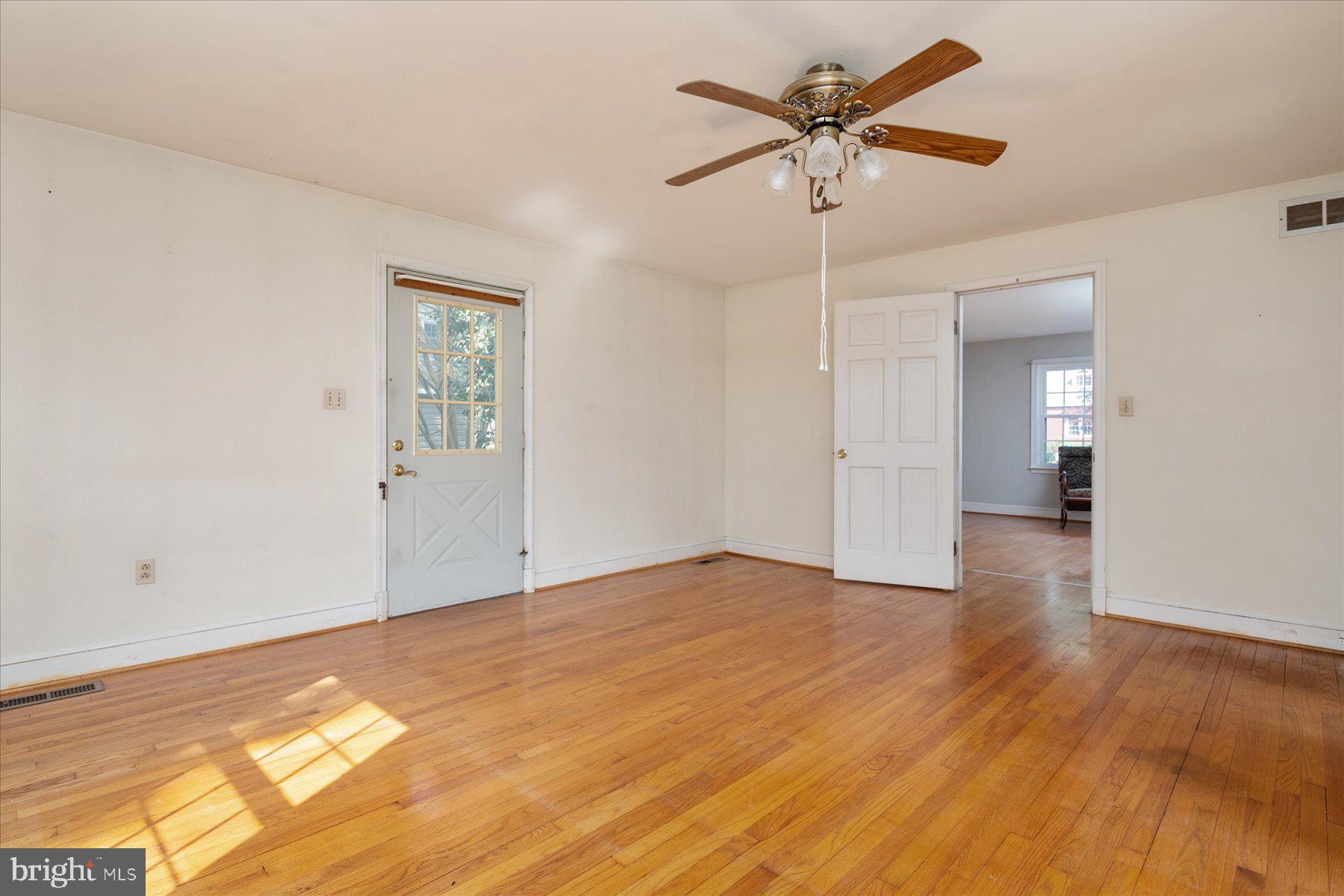 OLDE SEVERNA PARK - Residential