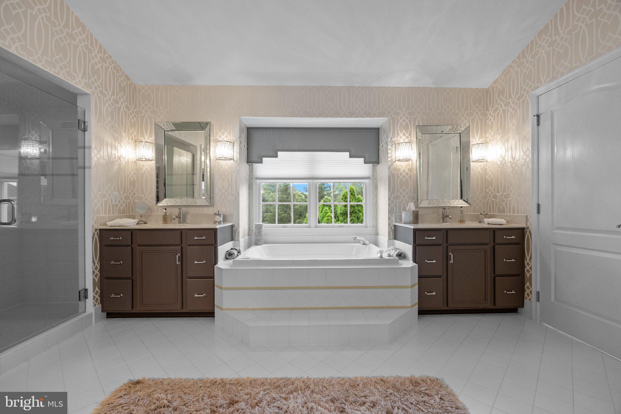 NORTHAMPTON HUNT - Residential