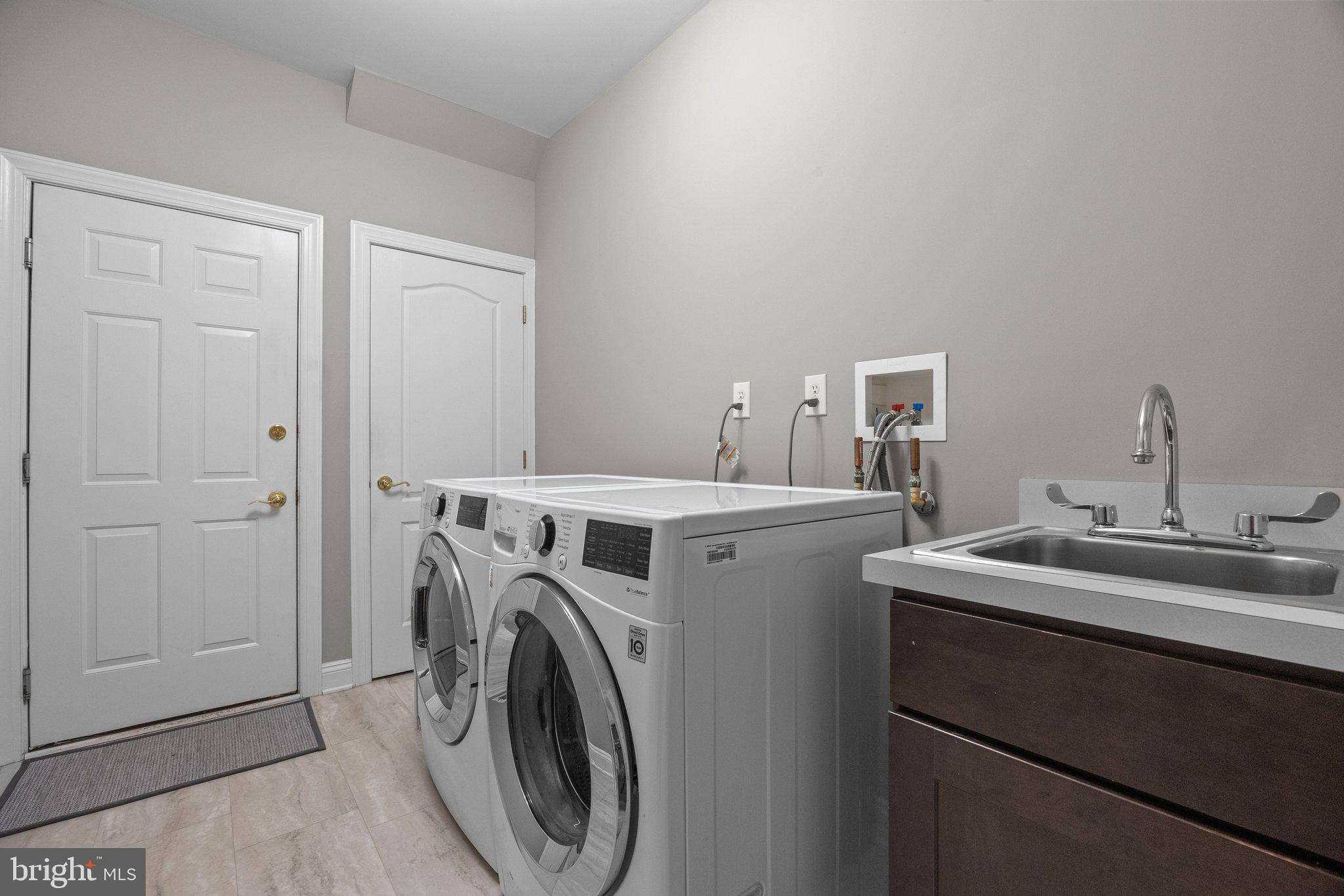 NORTHAMPTON HUNT - Residential