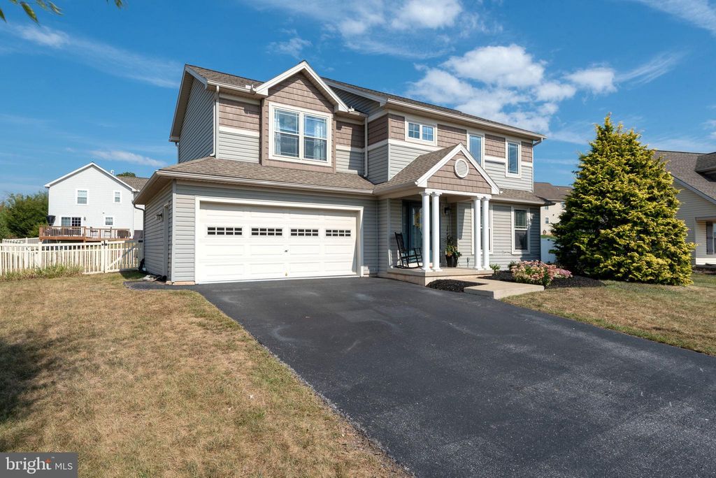 Photo of 45 Stony Run Way, YORK, PA 17406 (MLS # PAYK2089936)
