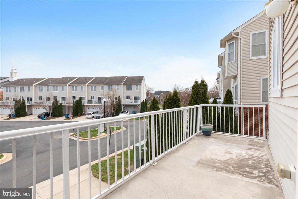 SOUTH RIDING - Residential