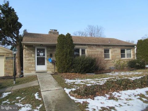 Homes For Sale - 3904 Walnut Street<br/> HARRISBURG, PA 17109