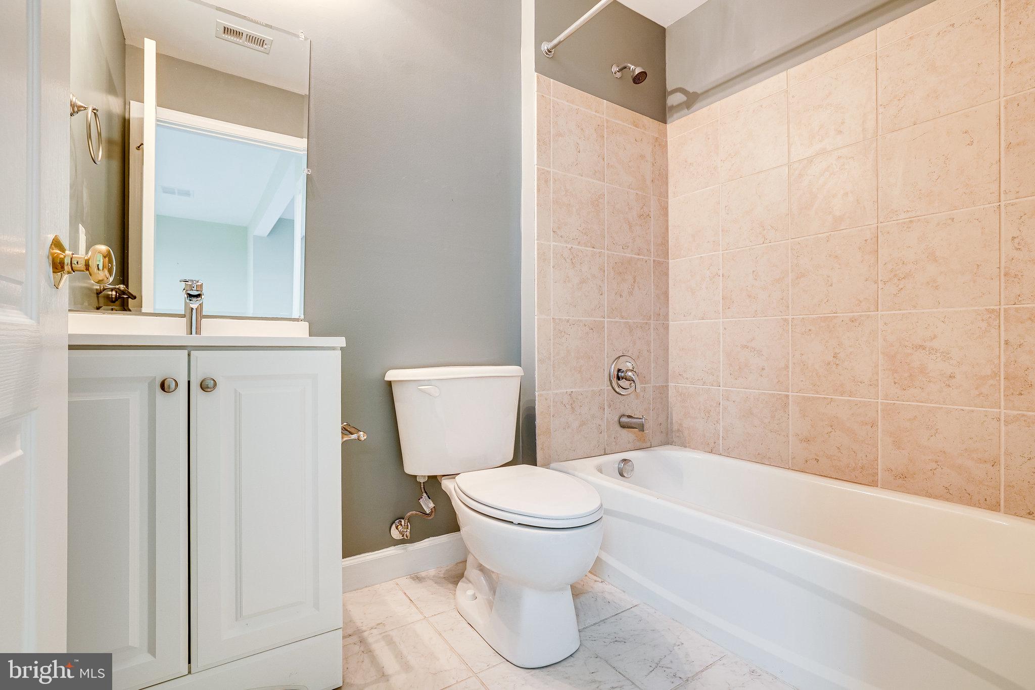 LOUDOUN VALLEY ESTATES - Residential