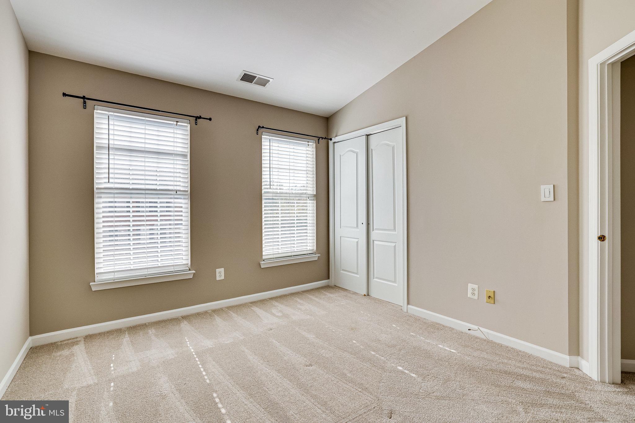 LOUDOUN VALLEY ESTATES - Residential