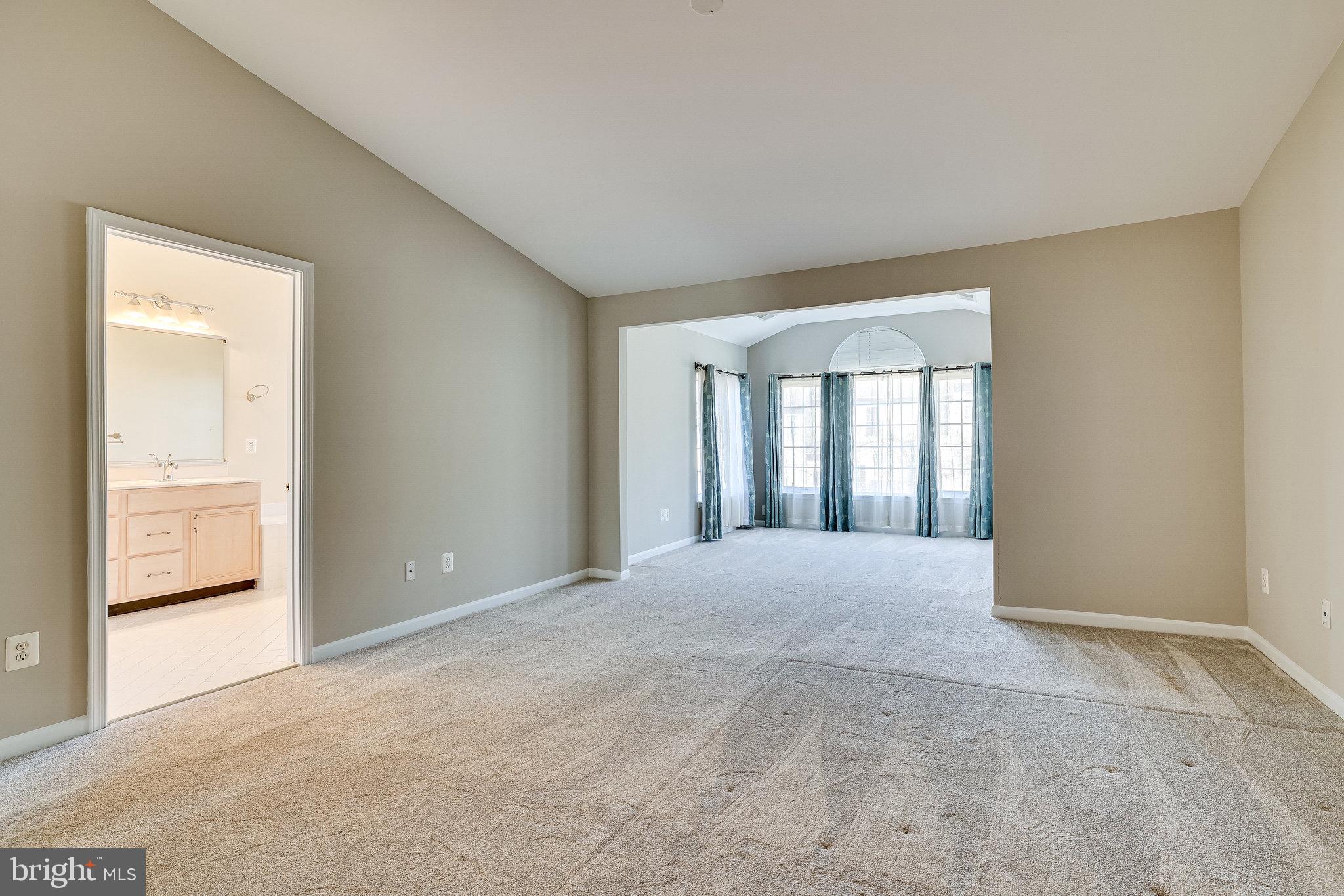 LOUDOUN VALLEY ESTATES - Residential