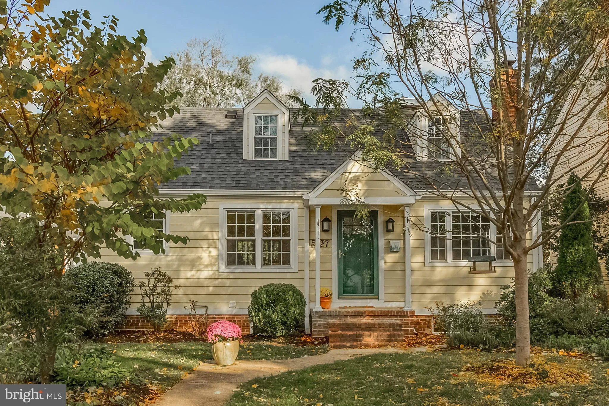 5727 4th Street S, Arlington, VA 22204