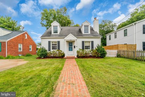 2805 W GEORGE MASON ROAD FALLS CHURCH VA 22042