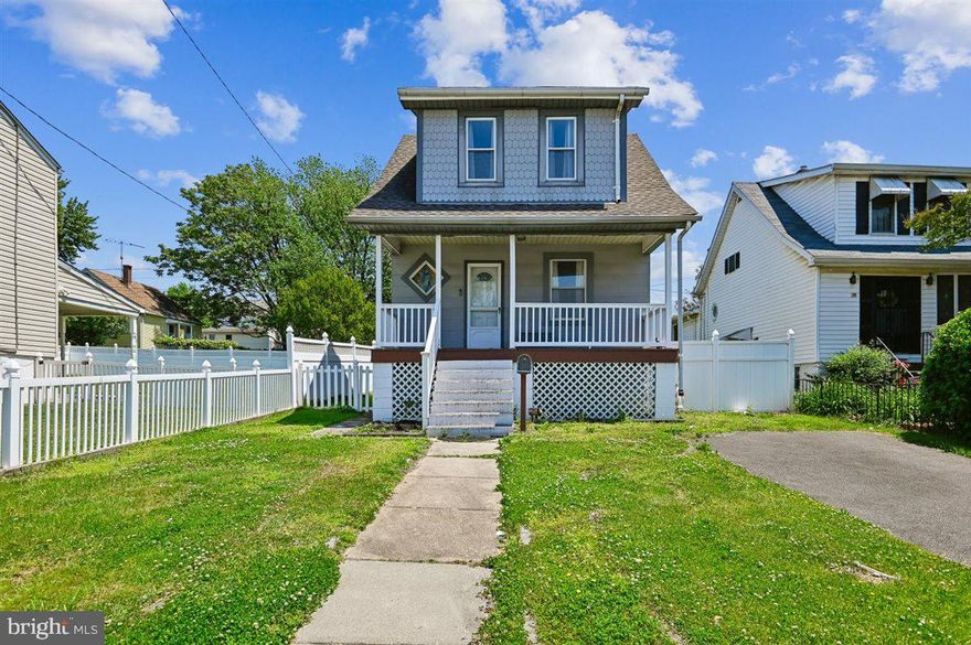 Move-in ready!  Huge, beautiful, fenced rear yard!  Front and rear porch for sultry summer evenings as well as morning coffee!  Spacious lower level - ready for your finishing touches!Newer Systems - HVAC (2022) , Roof, Updated Bath, Water Heater (2018 and Kitchen.  Pellet Stove in Dining area! Excellent Location!  Convenient to shopping, restaurants (Squires)  and recreation!  This home is a Steal!  Let's Make the Deal!!!