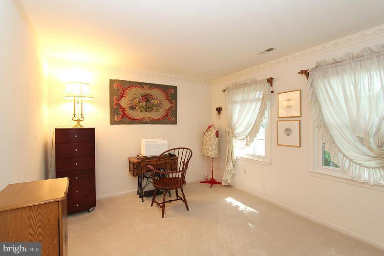 LINDSAY PARK - Residential