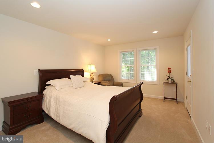 LINDSAY PARK - Residential