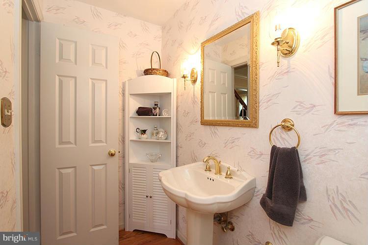 LINDSAY PARK - Residential