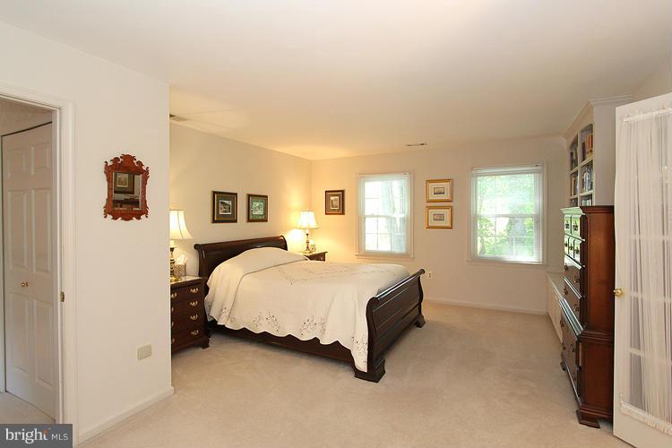 LINDSAY PARK - Residential