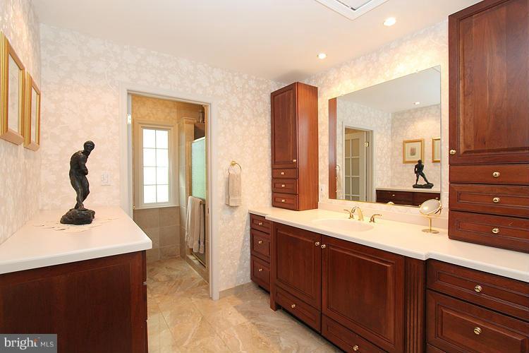 LINDSAY PARK - Residential