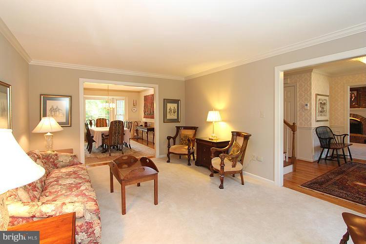 LINDSAY PARK - Residential