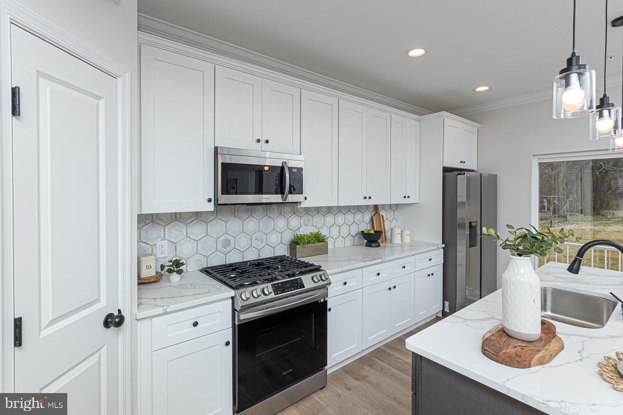 CARNEY GROVE - Residential