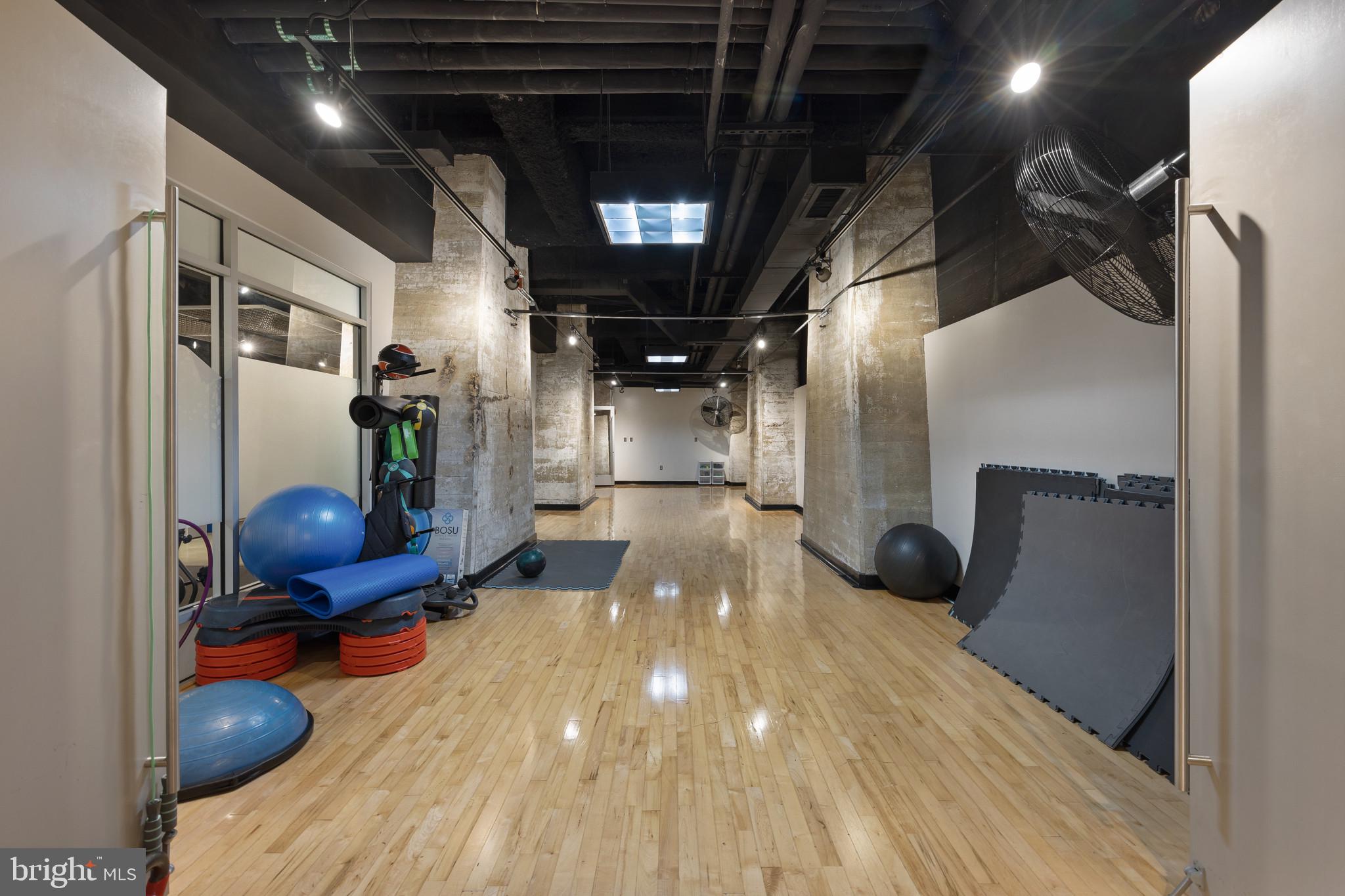 LOCUST POINT - Residential