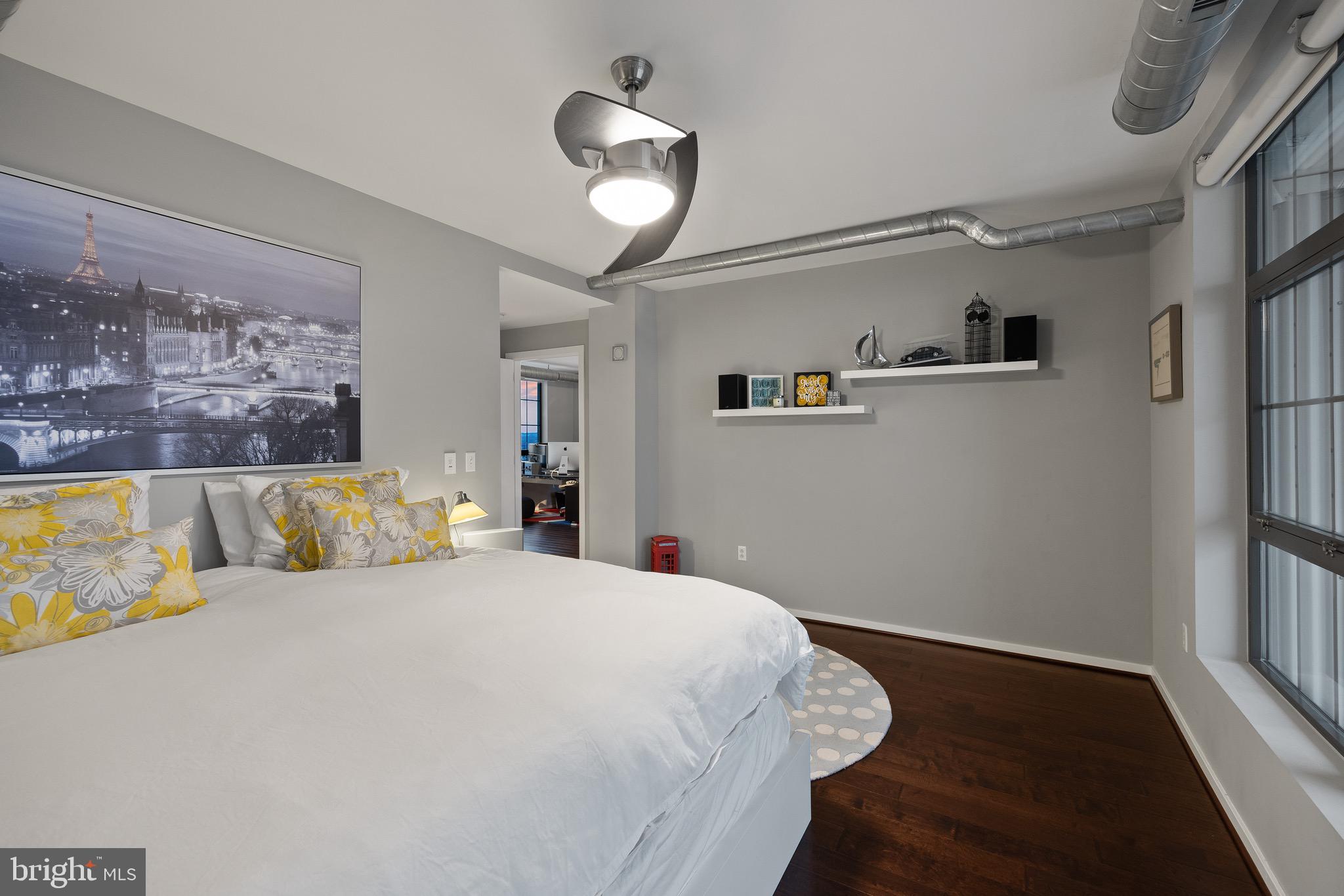 LOCUST POINT - Residential