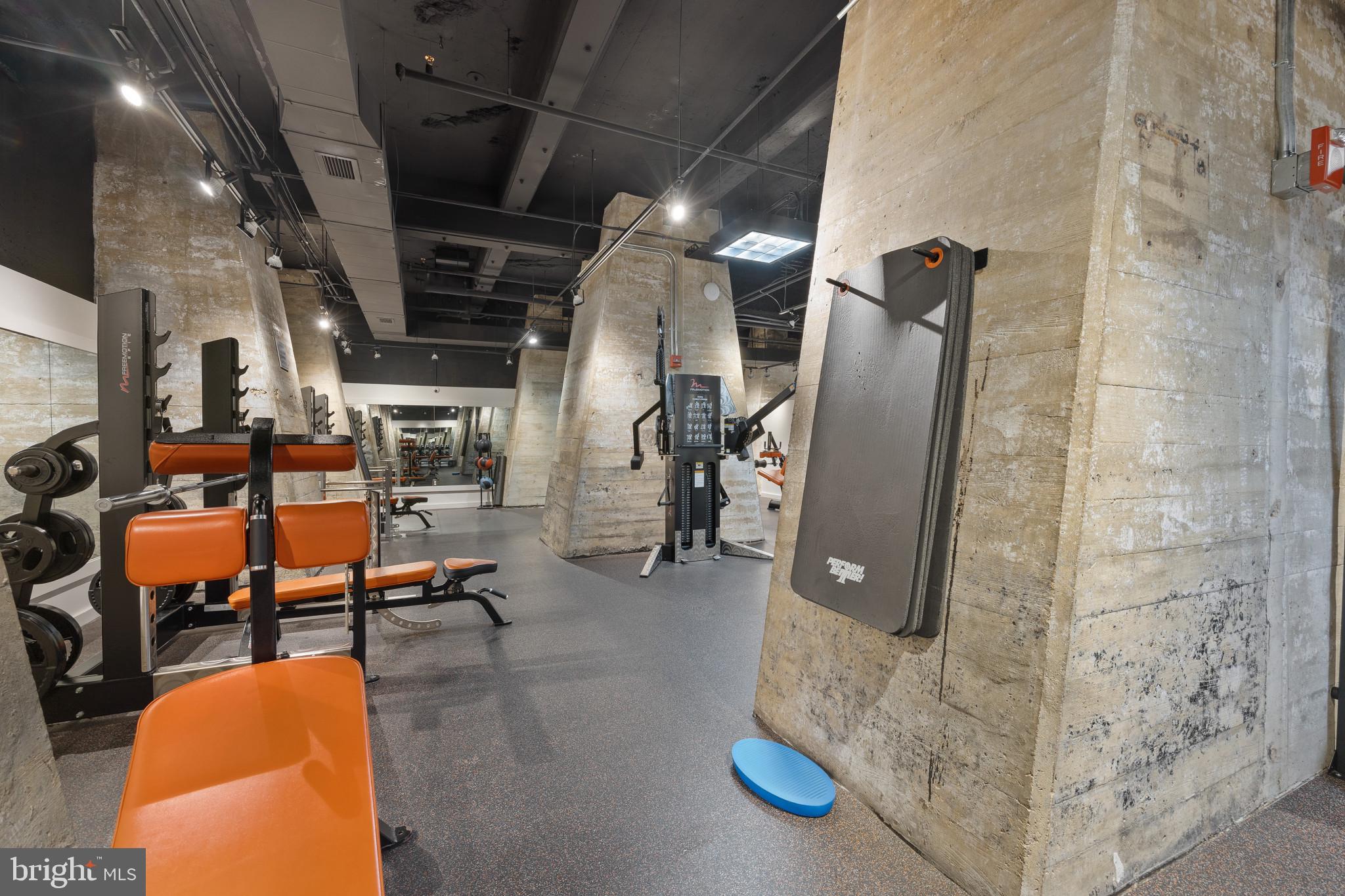 LOCUST POINT - Residential