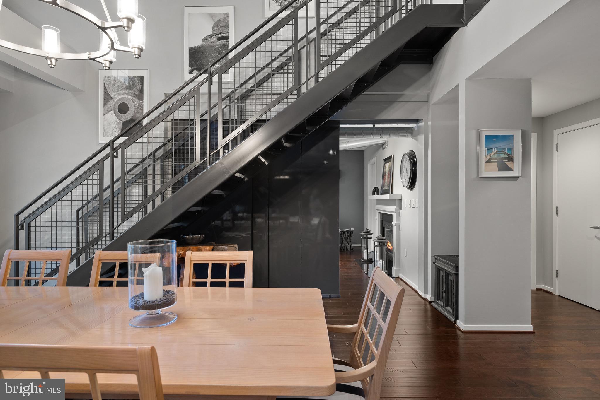 LOCUST POINT - Residential