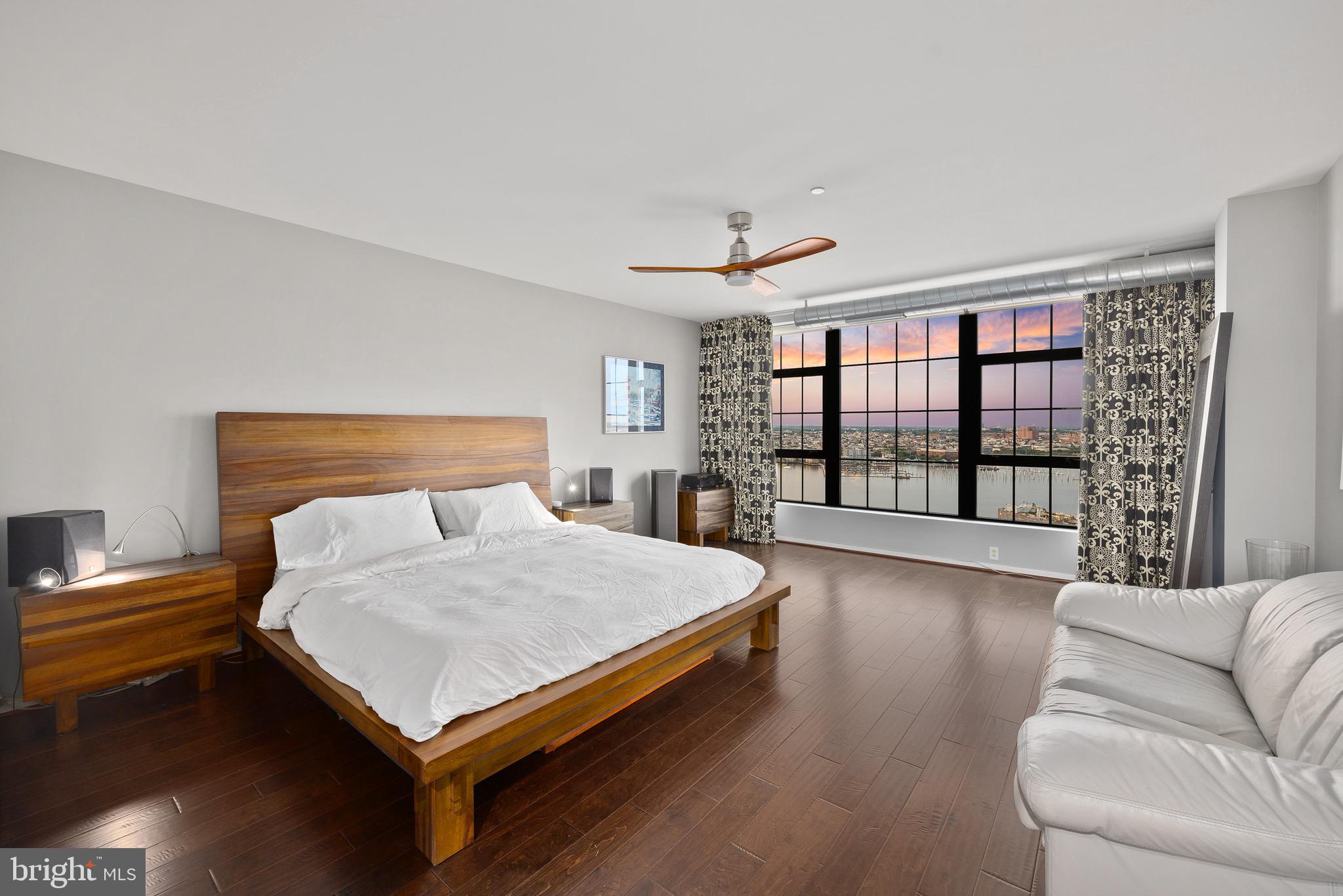 LOCUST POINT - Residential