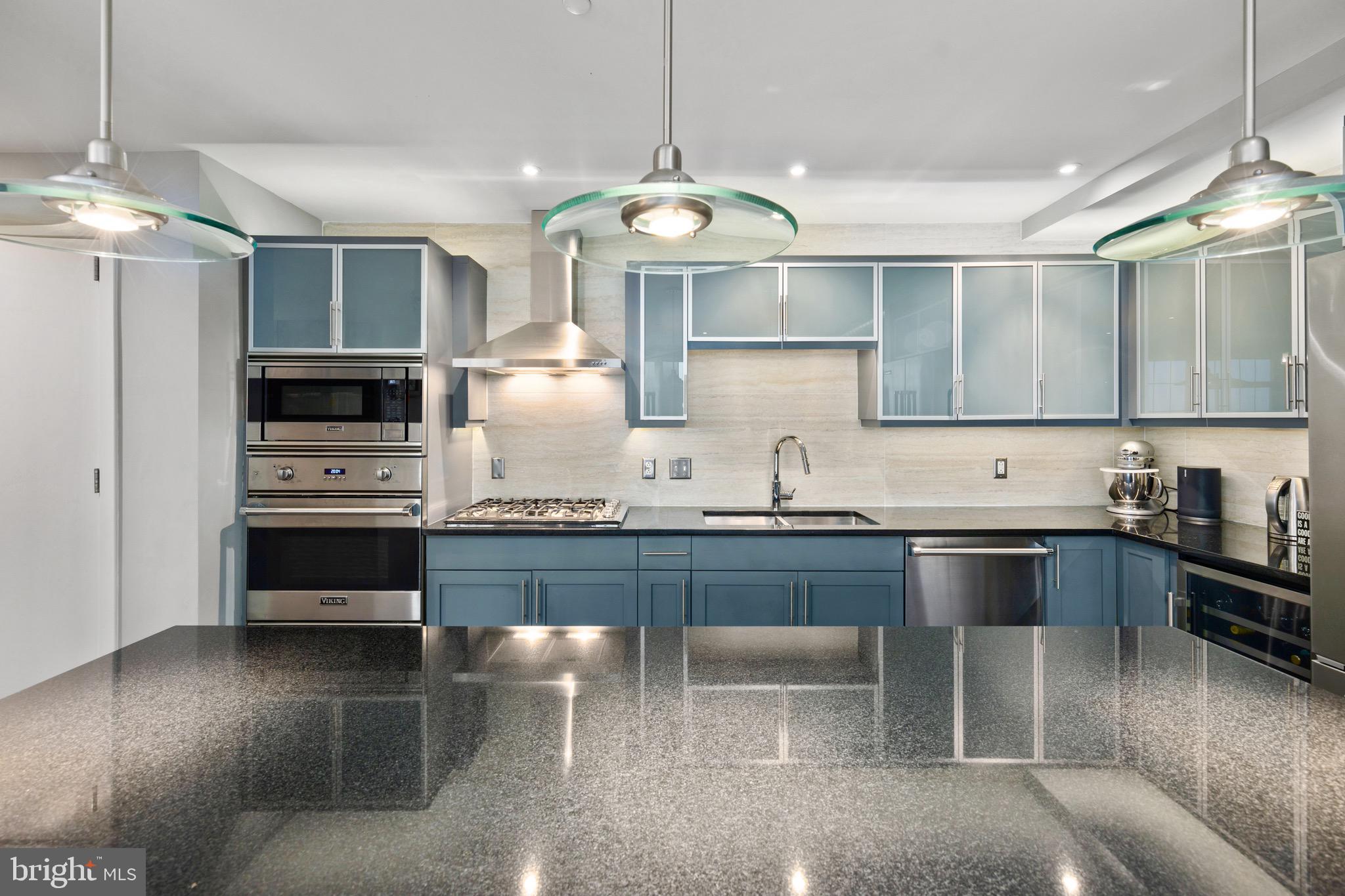 LOCUST POINT - Residential