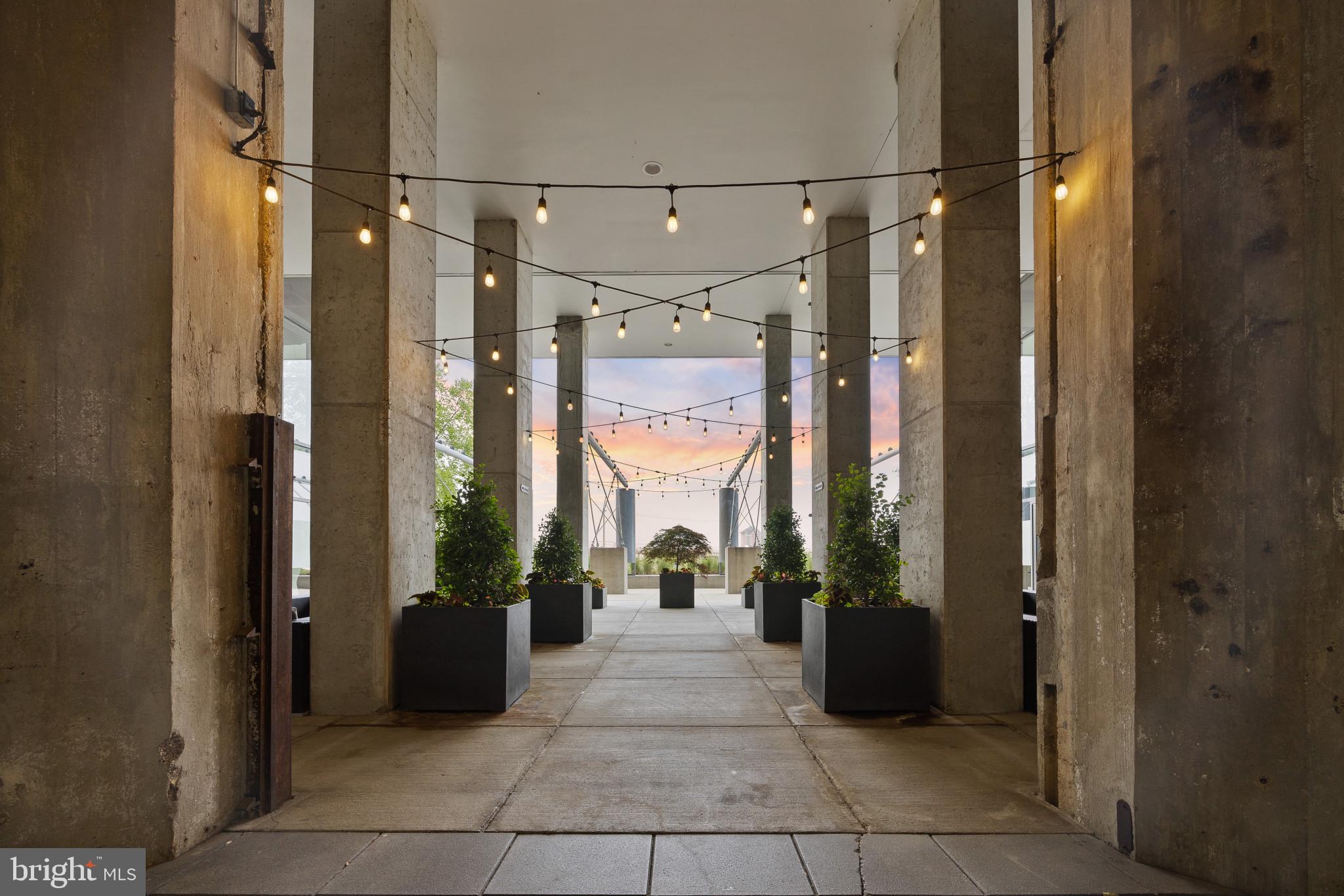 LOCUST POINT - Residential