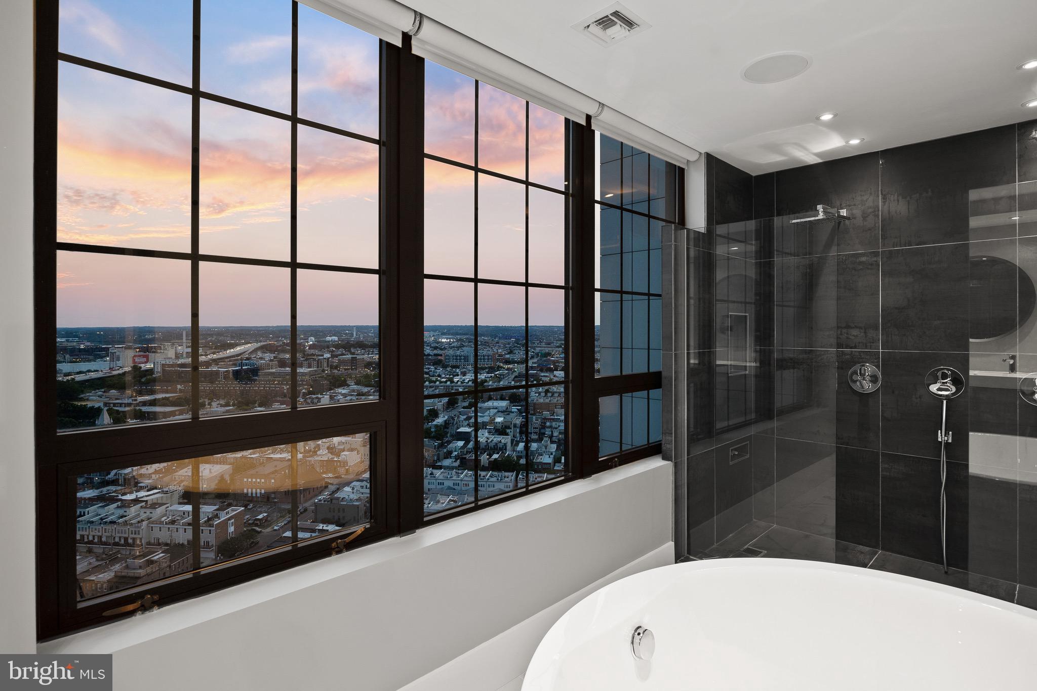 LOCUST POINT - Residential