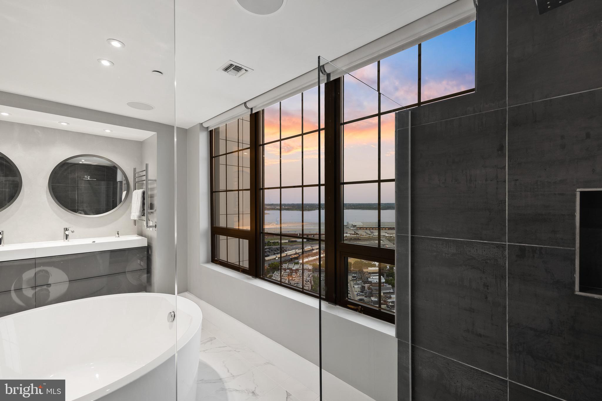 LOCUST POINT - Residential