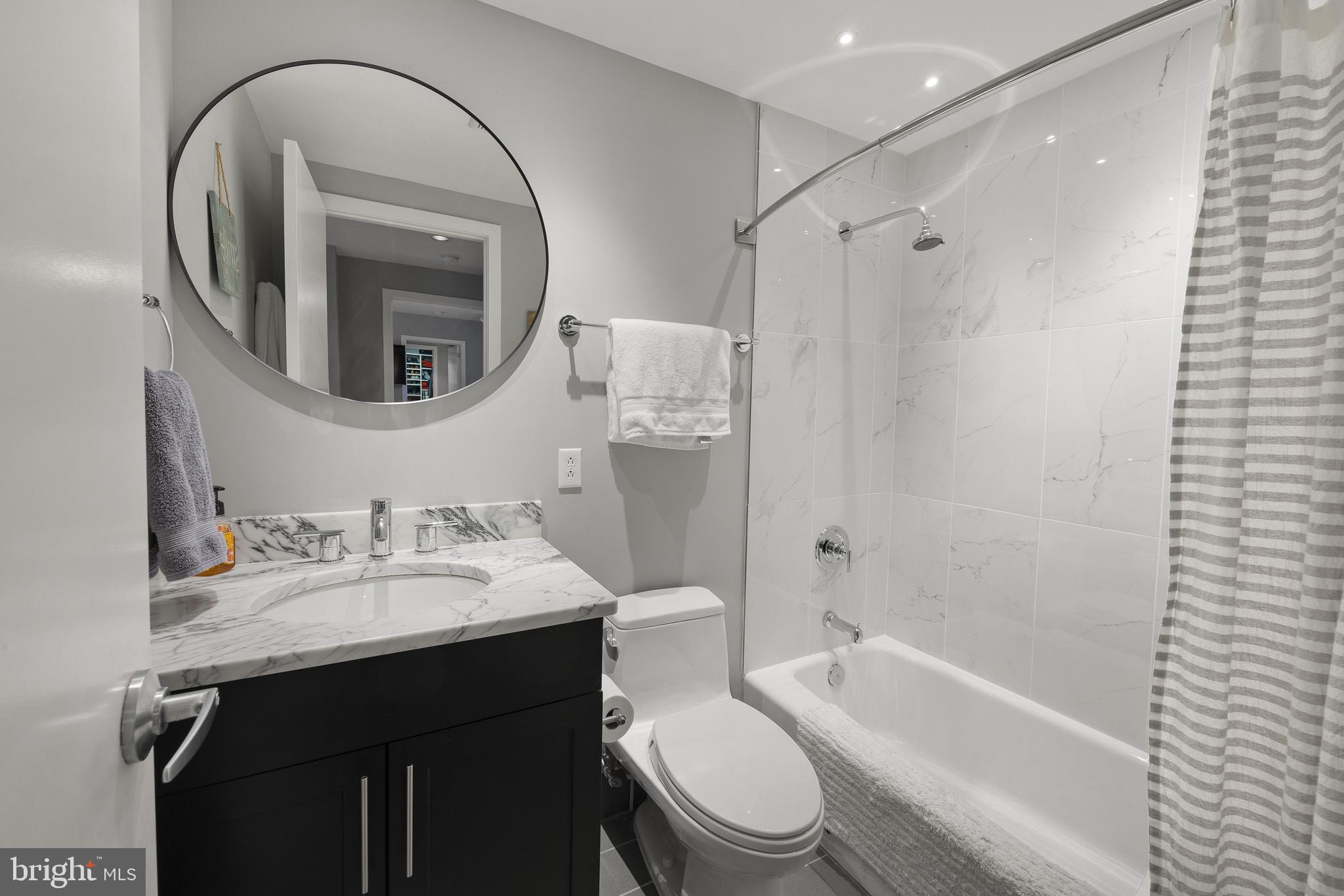 LOCUST POINT - Residential