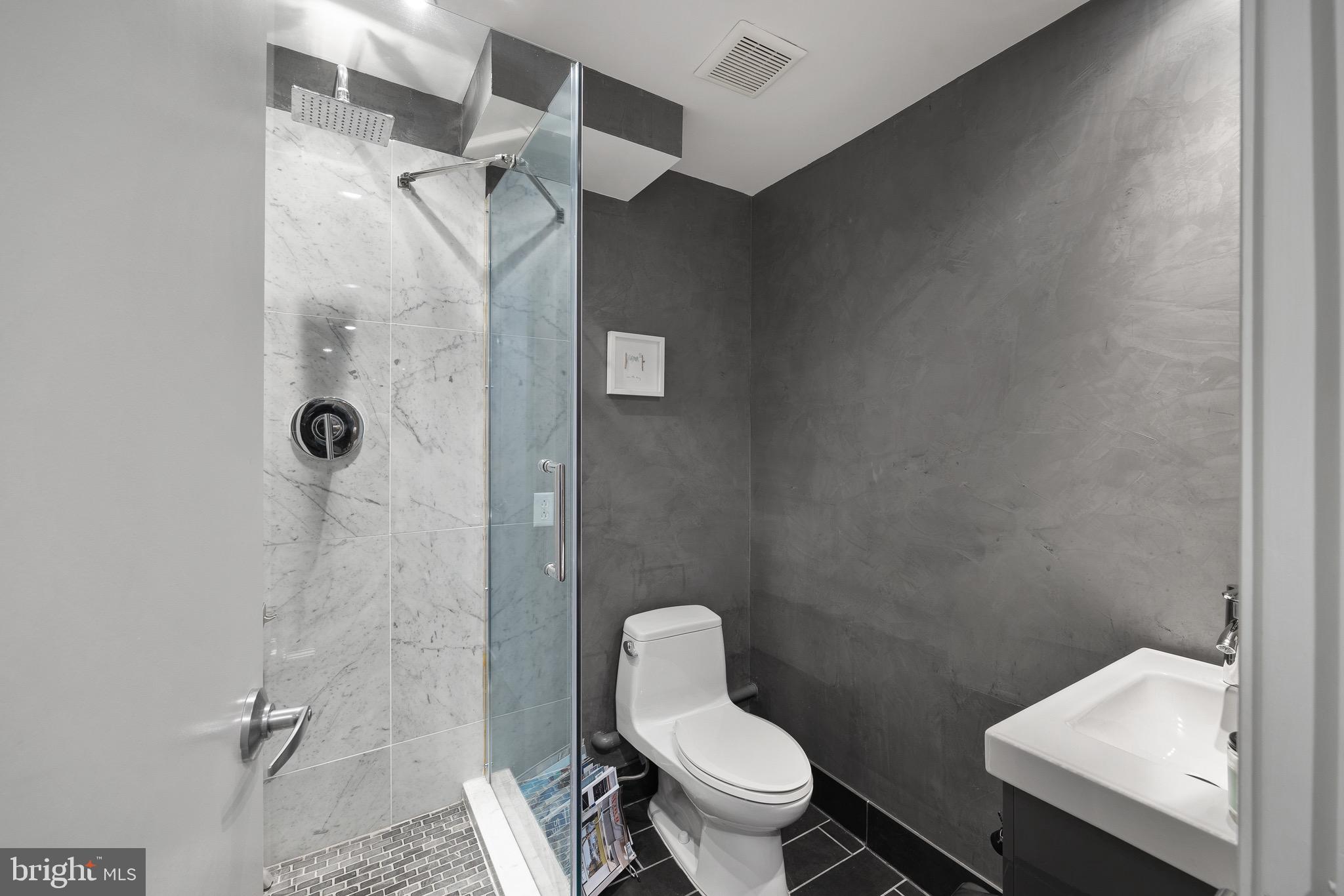 LOCUST POINT - Residential