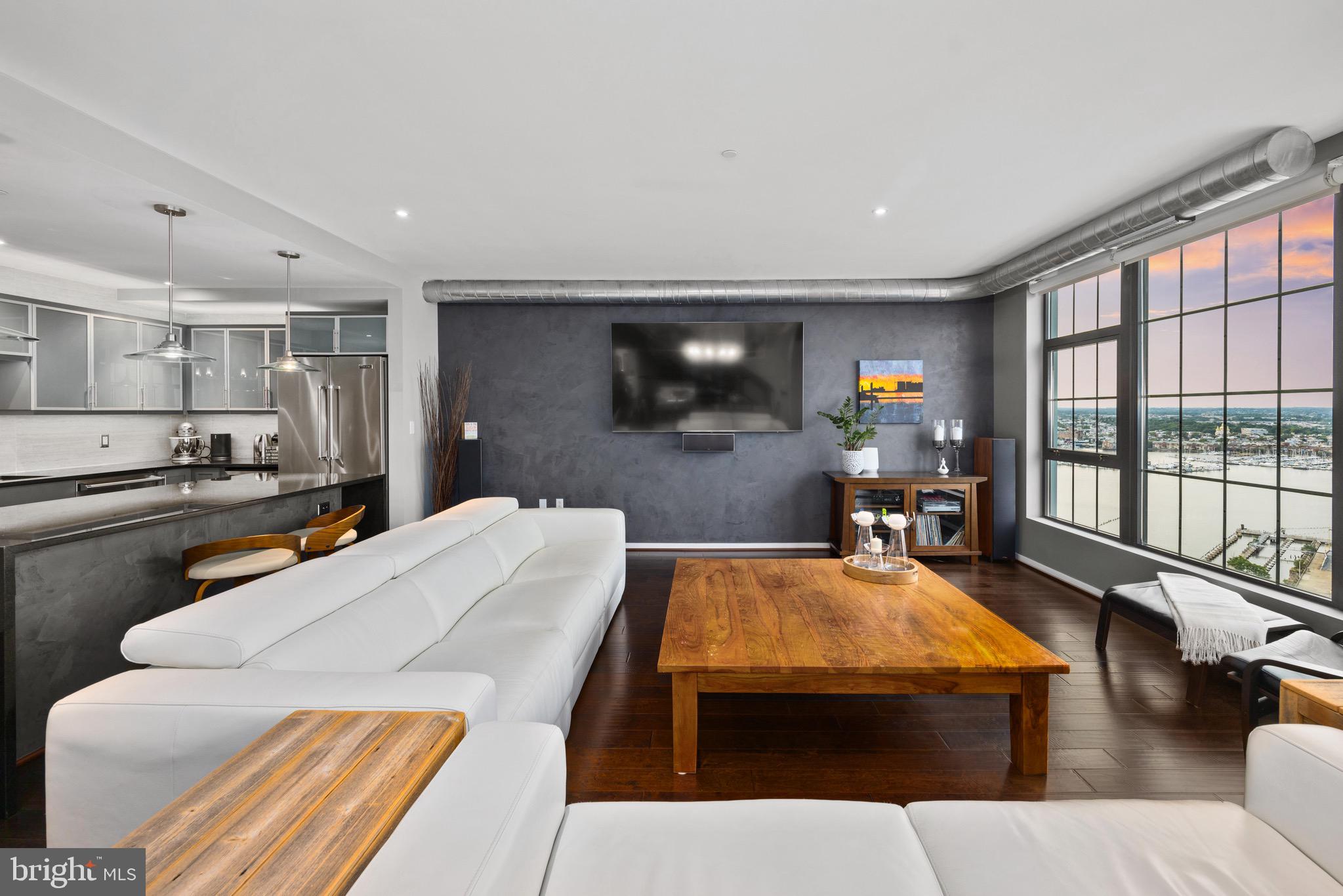 LOCUST POINT - Residential